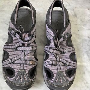 Ahnu Tilden Women's Water Shoes Sandals Size 9